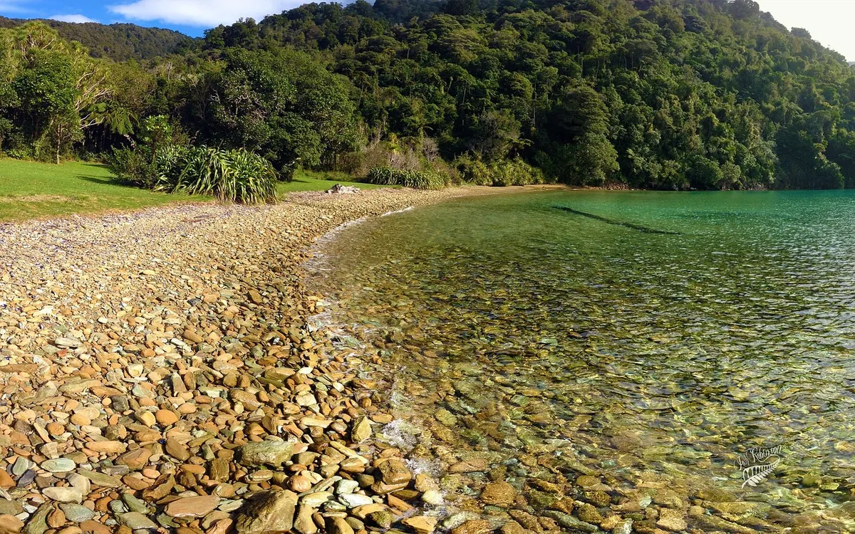 How to Find a Hidden Cove Safely: Tide, Access and Leave No Trace